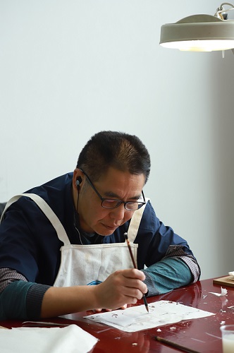 1576465222913837.jpg 工作中的李怀宇老师.JPG