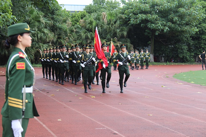 1541387267981758.jpg 国旗护卫队高校会操1.jpg