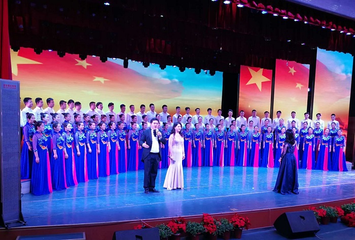 1557108678377113.jpg 把人民写旗帜上2.jpg