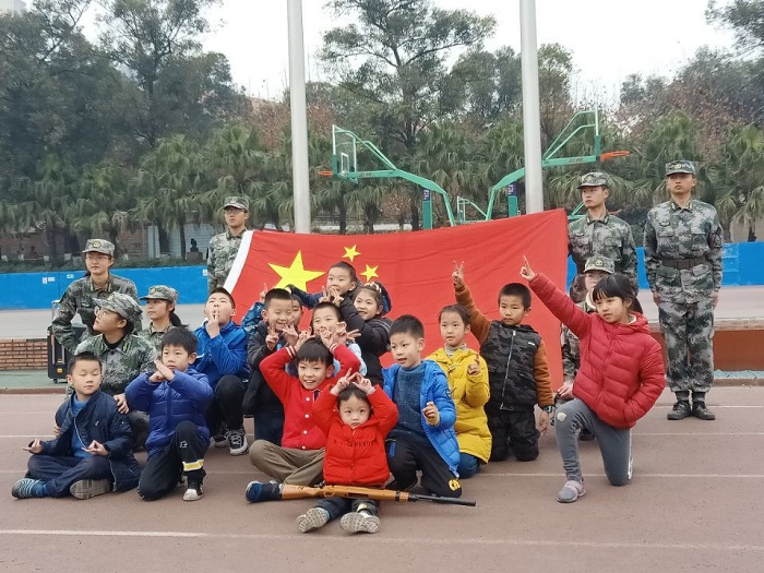 1579655902243396.jpg 少儿国防冬令营活动狮子山校区合影.jpg